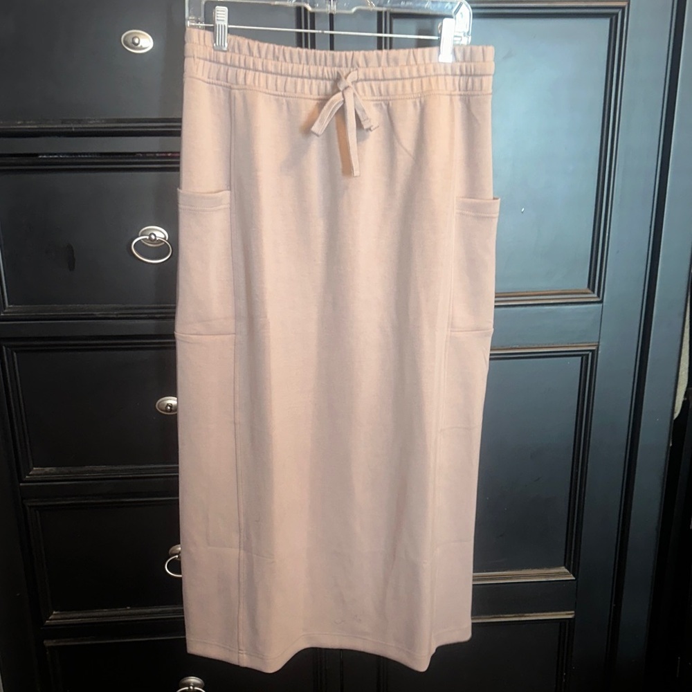 Rae Mode Lg Elegant Tan Midi Skirt with Pockets